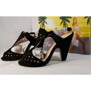 woman's  Forever Fashion Black Open Toe Cone Heel Sandals"  size  5.5